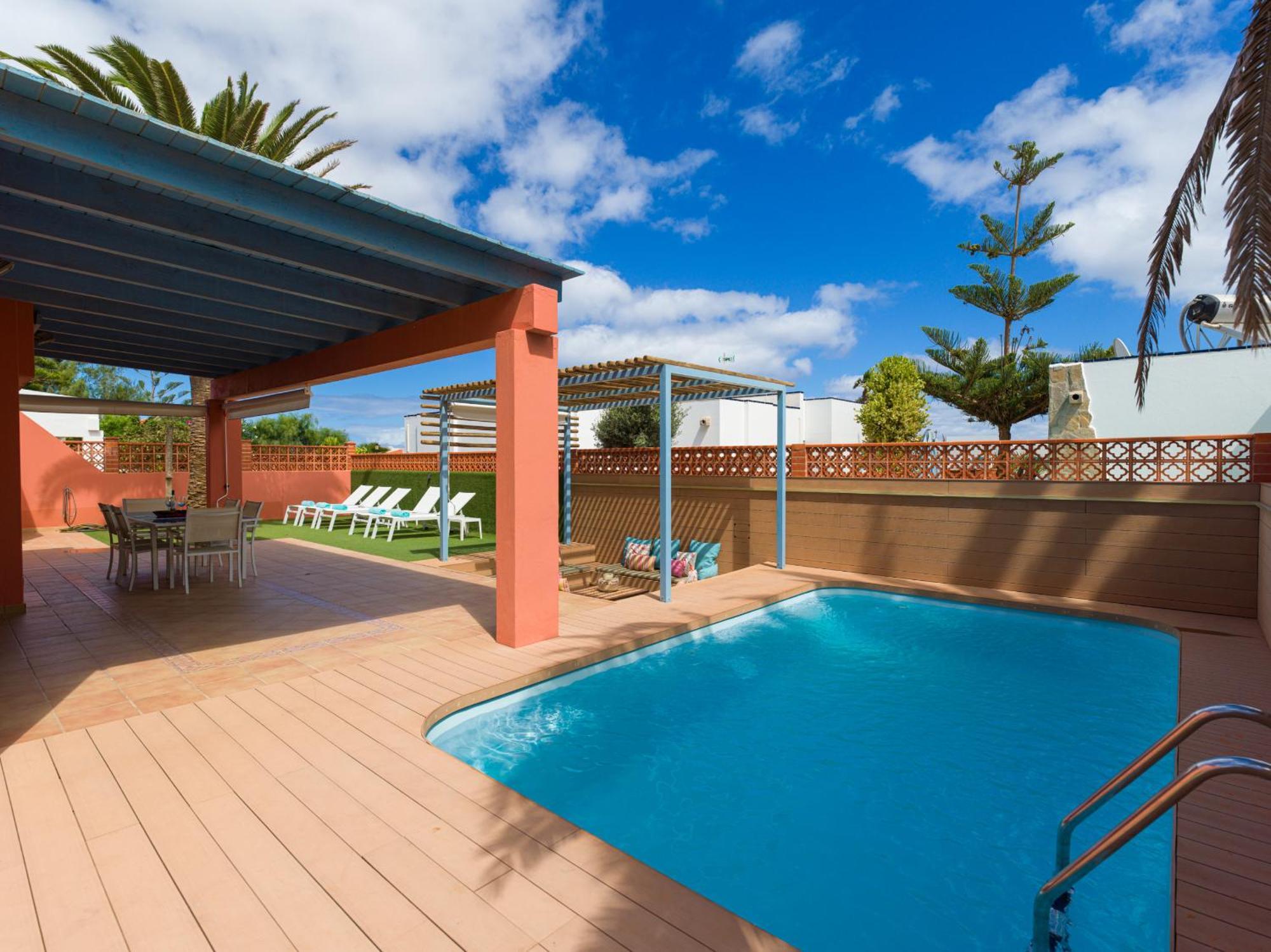 Villa Long *
